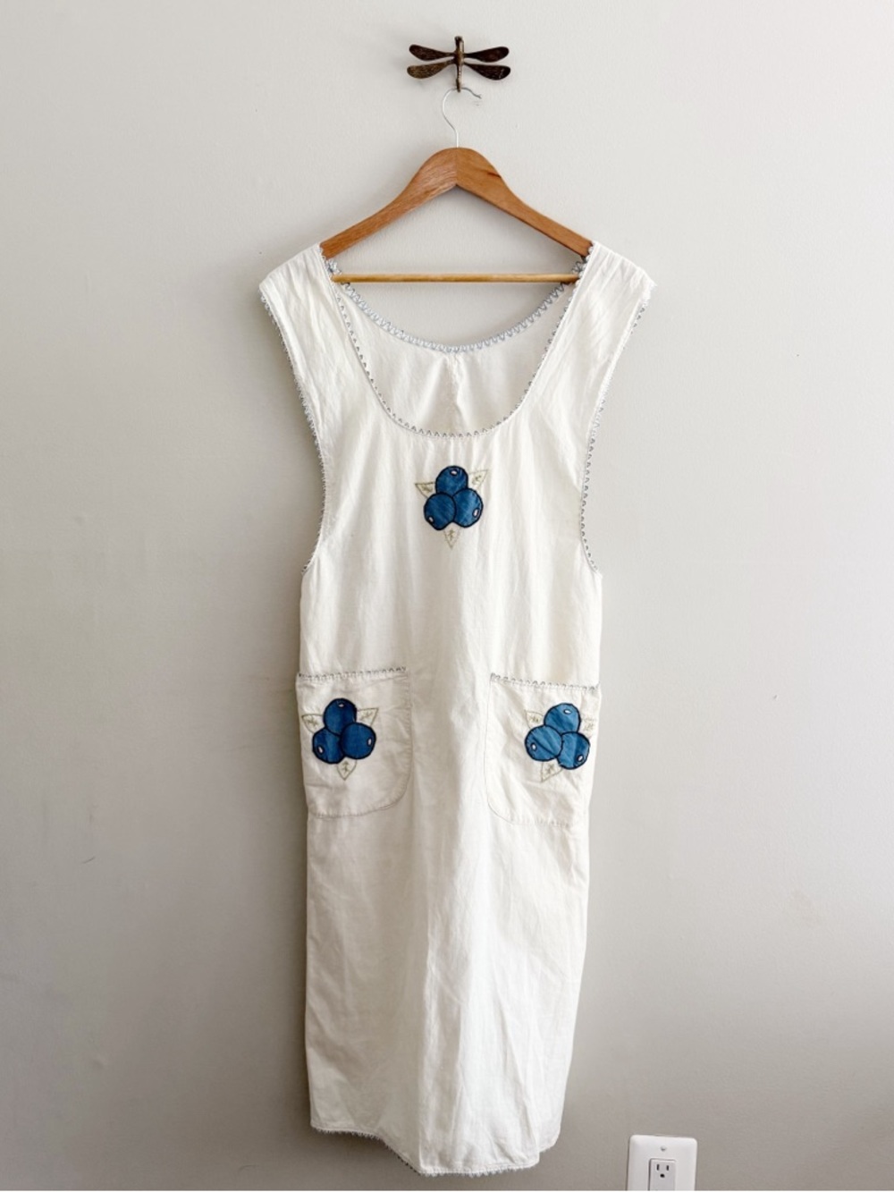 Vintage White Blueberry Embroidered Pinafore Kitchen Apron